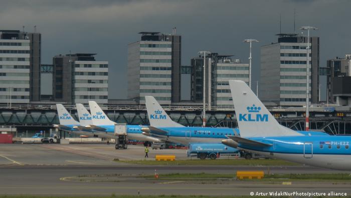 Самолеты авиакомпании KLM в амстердамском аэропорту Схипхол