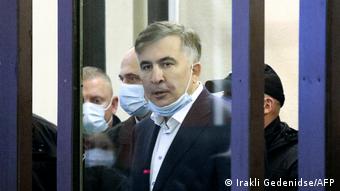 Михаил Саакашвили в зале суда в Тбилиси (ноябрь 2021 года) 