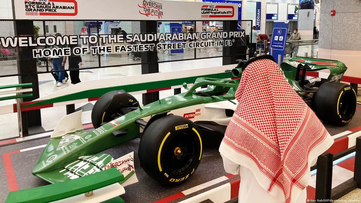 Saudi-Arabien Sportswashing mit Formel 1 – DW
