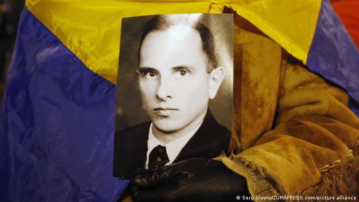 Ukraine Portait des ehemaligen Politikers Stepan Bandera