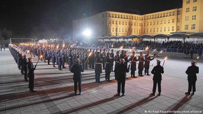 Vojna ceremonija u Bendlerblocku u Berlinu