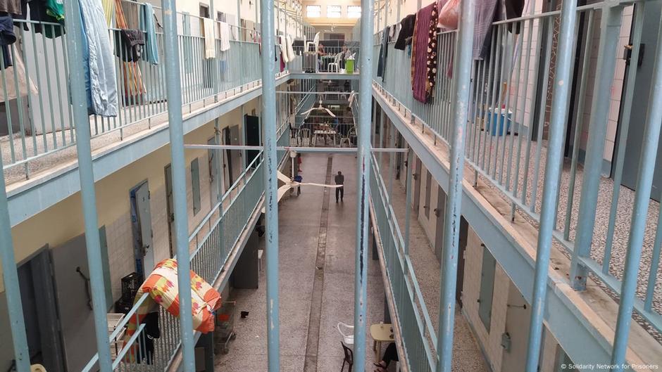 EMBARGO 6.12. // NUR MIT DATA STORY NUTZEN Larissa prison in Greece