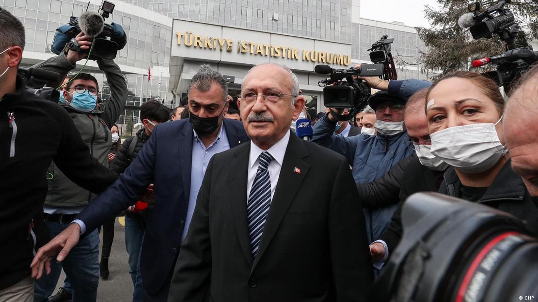 CHP lideri Kılıçdaroğlu TÜİK'e gitmiş, ancak içeri alınmamıştı
