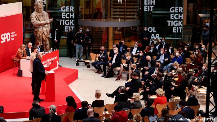 Deutschland | SPD Sonderparteitag Abstimmung Ampel-Koalition