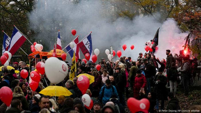 What is behind the COVID protests across Europe? | News | DW | 09.12.2021