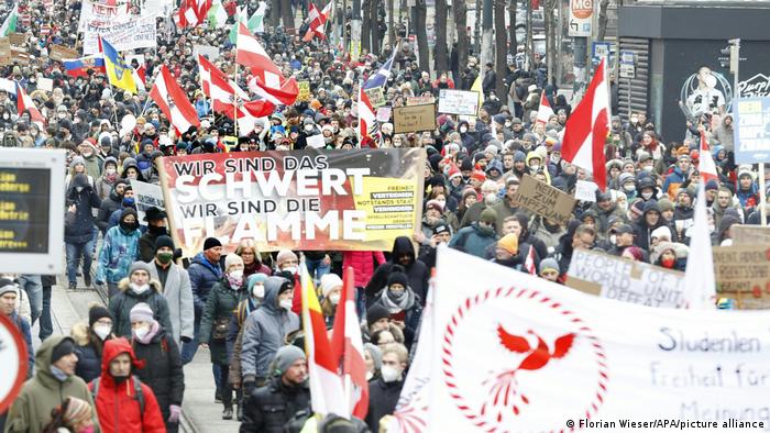 Velike demonstracije protivnika koronskih mjera u Beču (4.12.)