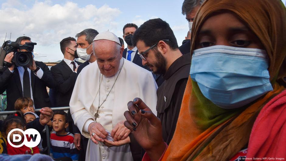 Migration: Pope Francis condemns EU's refugee policy