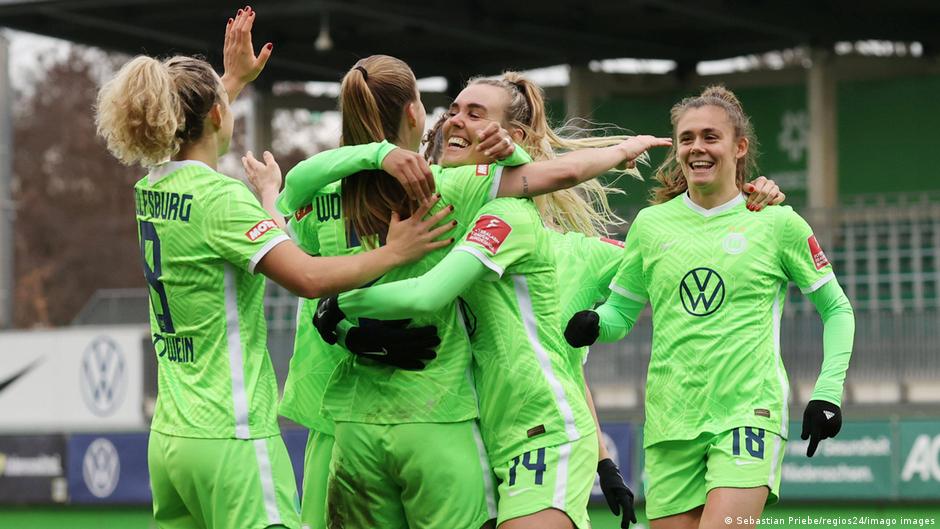 Bayern and Wolfsburg lay down marker as Chelsea complete treble | Sports | German football and major international sports news | DW - Vimarsana News
