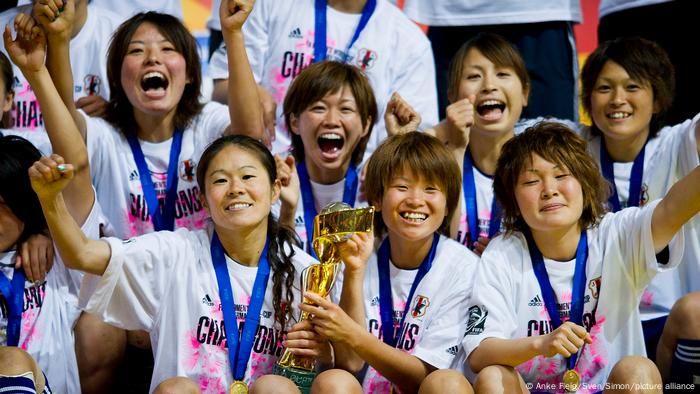 Japan feiert den Gewinn der WM 2011