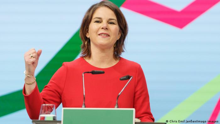 Yeşiller Partili Annalena Baerbock Almanya’nın ilk kadın dışişleri bakanı olacak. 