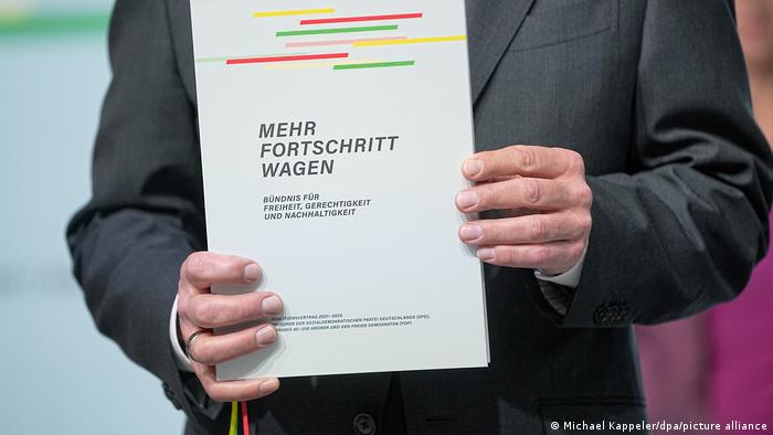 Deutschland | Unterzeichnung Koalitionsvertrag von SPD, Grünen und FDP