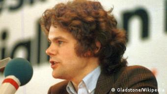 SPD'nin gençlik teşkilatı (Juso) kongresinde konuşma yapan 26 yaşındaki Olaf Scholz (1984)