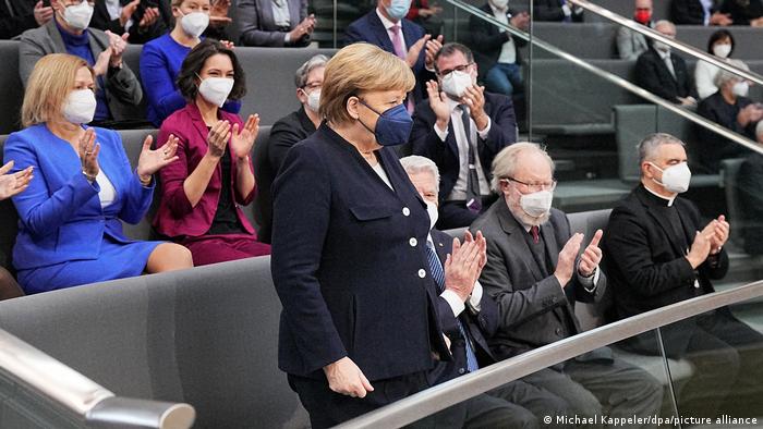 Angela Merkel à la barre du Bundestag lors de l'élection d'Olaf Scholz à la chancelière