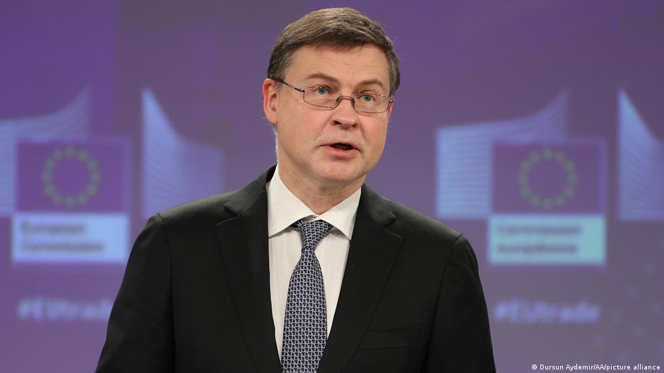負責歐盟貿易事務的東布羅夫斯基斯（Valdis Dombrovskis）