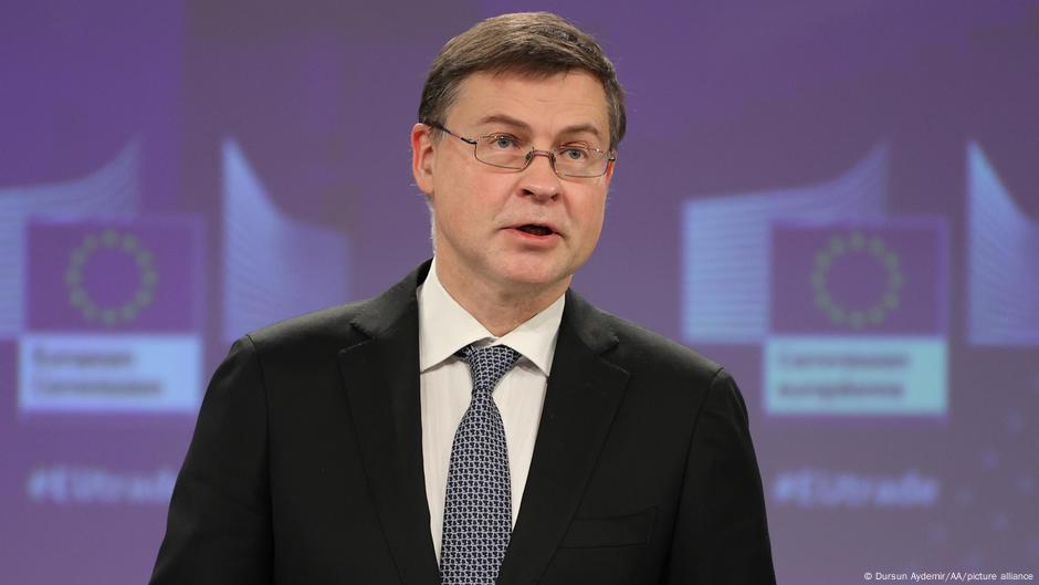 負責歐盟貿易事務的東布羅夫斯基斯（Valdis Dombrovskis）