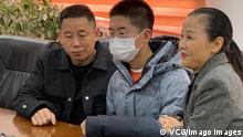 父亲与遭拐14年儿子团圆 中国如何打击儿童拐卖？