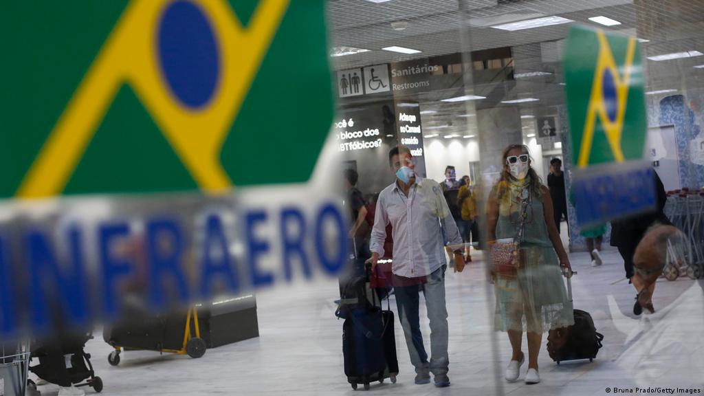 Brasil reduce requisitos de covid-19 para viajeros vacunados | Brasil en DW  | DW 