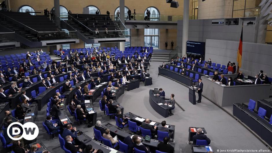 Bundestag beschließt begrenzte Impfpflicht