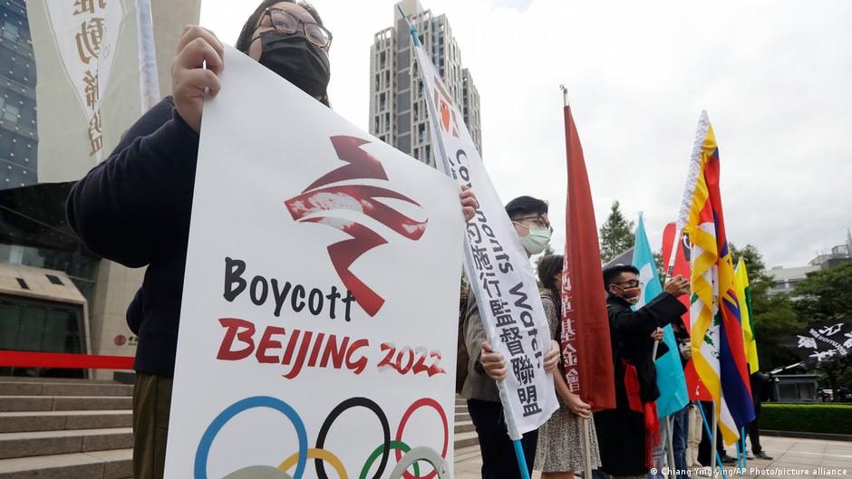 人權團體12月時在台北街頭呼籲抵制北京冬奧。