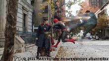 Benedict Cumberbatch als Doctor Strange (l) und Tom Holland als Peter Parker/Spider-Man in einer Szene aus «Spider-Man: No Way Home». Der dritte Teil der «Spider-Man»-Reihe soll am 17.12.2021 in die deutschen Kinos kommen. +++ dpa-Bildfunk +++