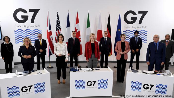 Annalena Baerbock (czwarta od lewej) na grudniowym szczycie G7 w Liverpoolu