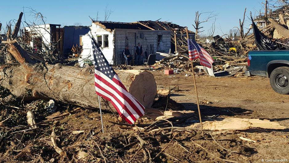 Kentucky is ′ground zero′ in the aftermath of deadly US tornadoes | All media content | DW - Vimarsana News