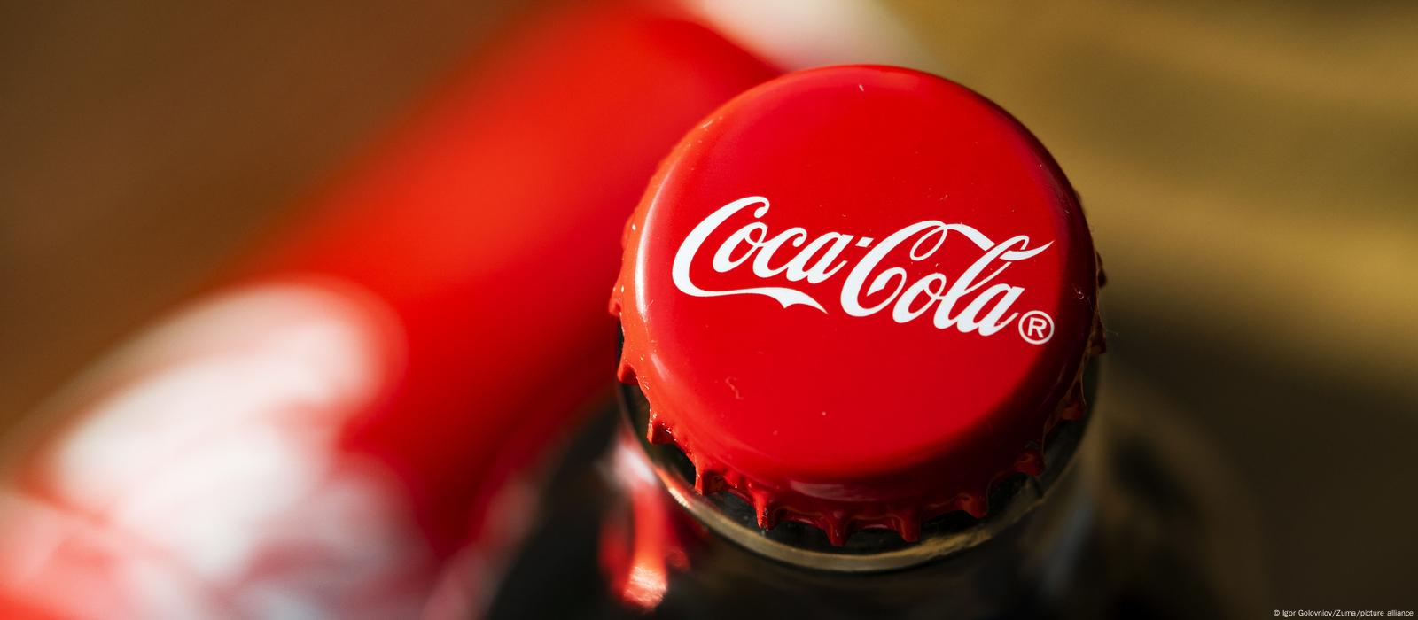 Coca-Cola вновь регистрирует свои бренды в России – DW – 14.06.2024