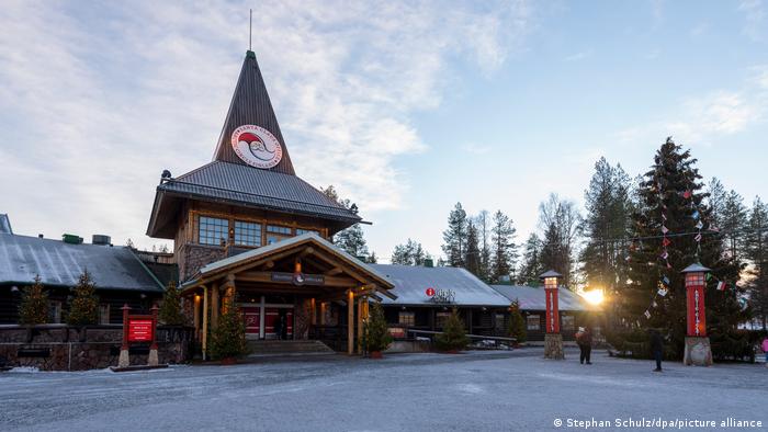 Στο Ροβανιέμι βρίσκεται το χωριό του 'Αγ. Βασίλη, του πραγματικού...