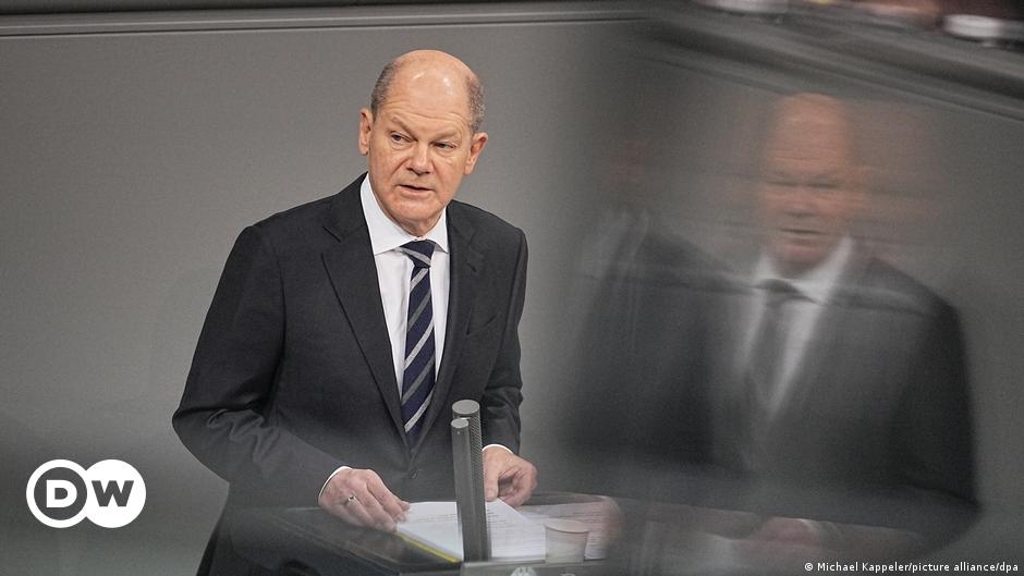 Germany's Olaf Scholz faces questions from lawmakers – DW – 01/12/2022
