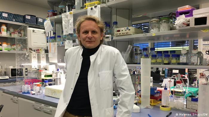 Profesor Đikić u svom laboratoriju na Goetheovom sveučilištu u Frankfurtu na Majni
