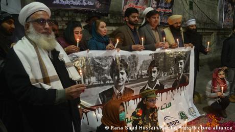 <div>Peshawar school massacre parents: 'We kept his pen'</div>