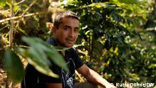 Josias Oltehua Tezoco, ein Kaffeebauer aus Zongolica, Veracruz. Mehrere Mitglieder seiner Familien bewirtschaften kleine Kaffeeplantagen. Die Familie gehört zum indigenen Volk der Nahua, mit 2 Millionen Menschen Mexikos größte indigener Gruppe.