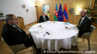 Премьер Армении Никол Пашинян, президент Азербайджана Ильхам Алиев и председатель Европейского совета Шарль Мишель в Брюсселе