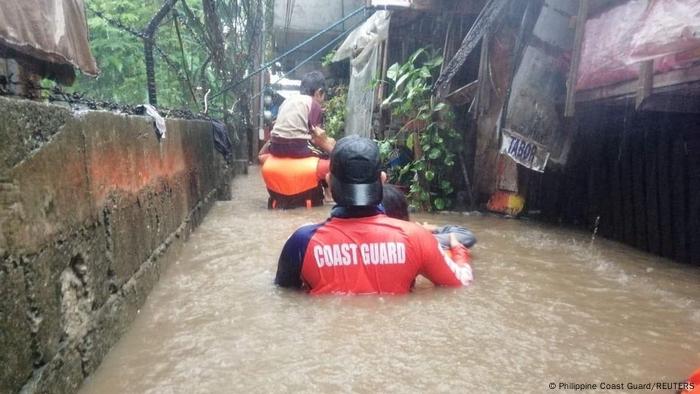 Philippinen I Taifun Rai