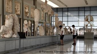 Θετικά εκφράζεται ο Guardian για το Μουσείο της Ακρόπολης