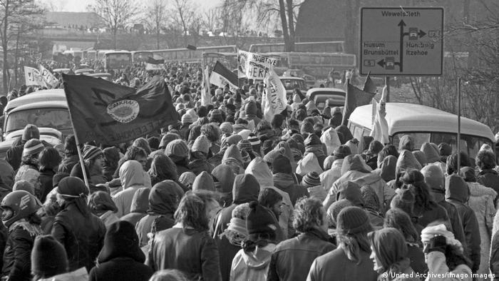 Aksi protes pembangunan PLTN Brokdorf tahun 1980