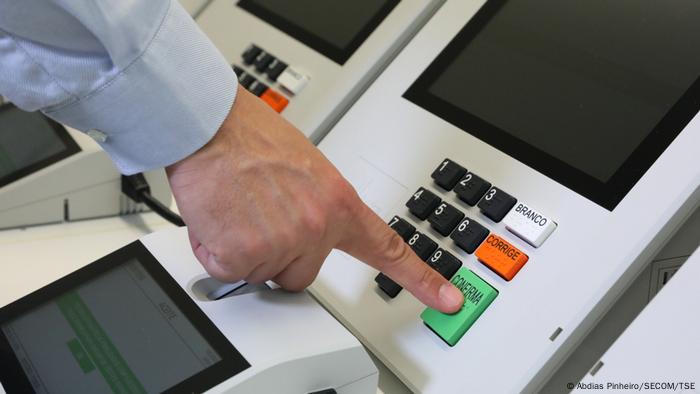 Electronic voting machines in Brazil