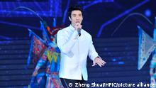 20.10.2019
--FILE--Chinese-American singer-songwriter Wang Leehom sings at the closing ceremony of sixth Silk Road International Film Festival, Fuzhou city, southeast China's Fujian province, 20 October 2019. *** Local Caption *** fachaoshi