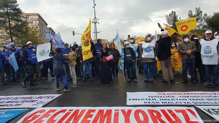 Türkei Diyarbakır | Wirtschaft | Demonstration gegen Regierung