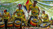 (140617) -- SALVADOR, June 17, 2014 () -- Members of Torcida Brasil Olodum play drums before a Group A match between Brazil and Mexico of 2014 FIFA World Cup, in Salvador, Brazil, June 17, 2014. Brazil drew 0-0 with Mexico on Tuesday. (/Yang Lei)