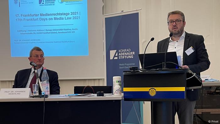 ЕС помага за влошаването на медийната свобода, защото предоставя на