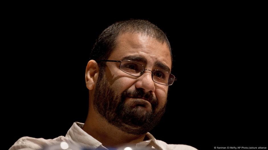 فائزون بجائزة نوبل يحثون السيسي الإفراج عن علاء عبد الفتاح