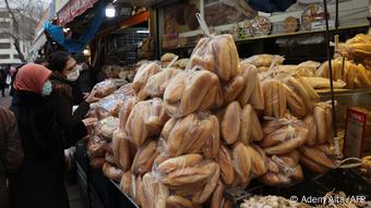 Sale of bread in Ankara 