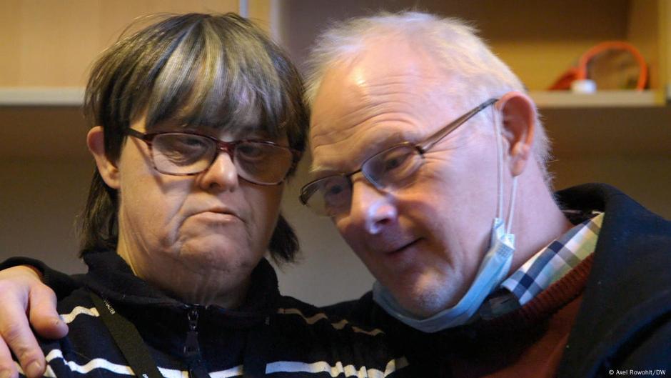 Intimacy Despite Disabilities | Part Two – DW – 01/08/2022
