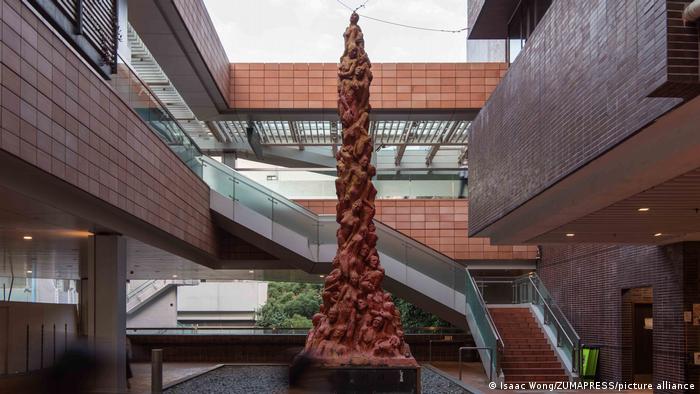 Patung yang diberi nama Pillar of Shame dibuat oleh seniman Denmark, Jens Galschiot