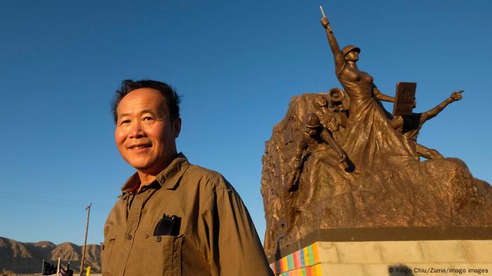 Der in den USA lebende Künstler Chen Weiming, der die nun entfernten Werke an den Hongkonger Unis geschaffen hat Der in den USA lebende Künstler Chen Weiming, der die nun entfernten Werke an den Hongkonger Unis geschaffen hat