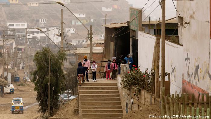 Peru | Symbolbild Schule während der Pandemie