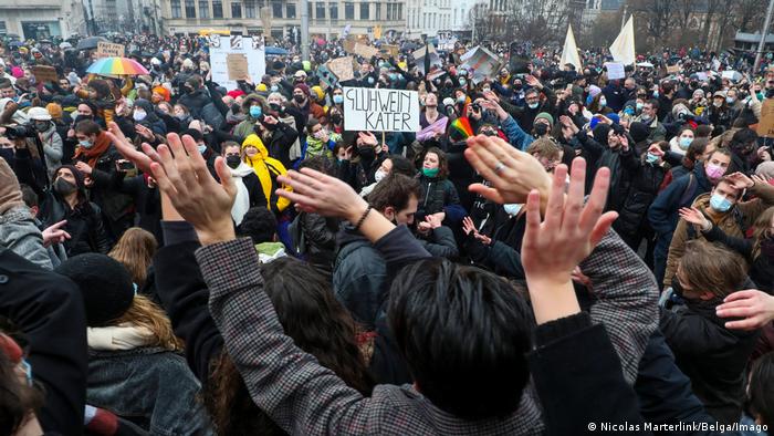 Aksi protes di Brussel menentang penutupan museum dan tempat-tempat kesenian