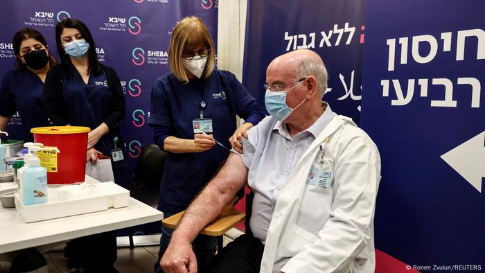 Israel Coronavirus l Vierte Impfung l Professor Jacov Lavee, Sheba Medical Center in Ramat Gan