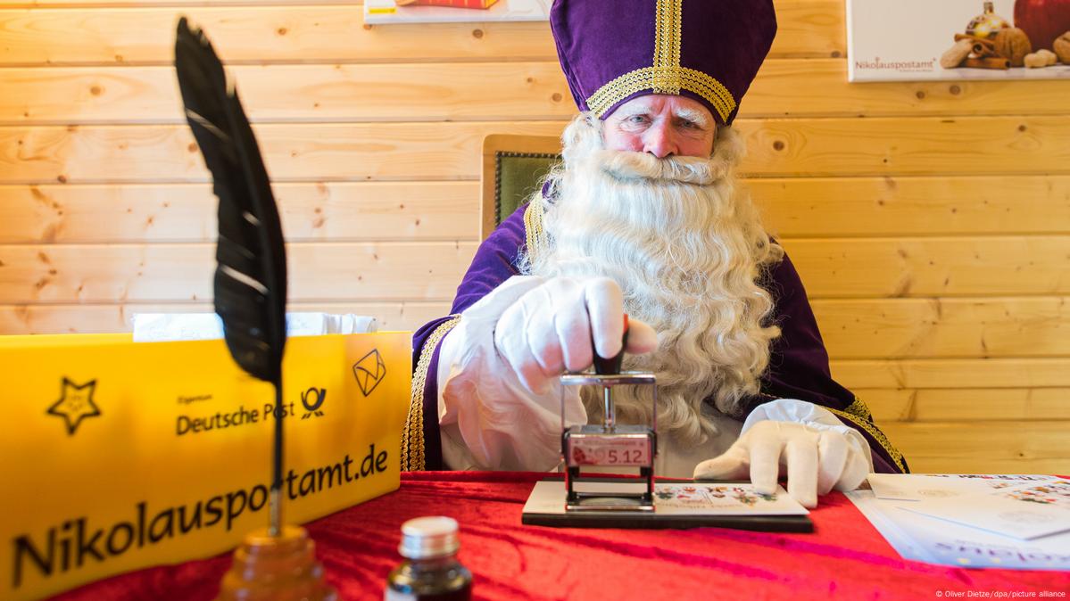 German post office replies to 30,000 letters to Santa Claus – DW –  12/28/2021